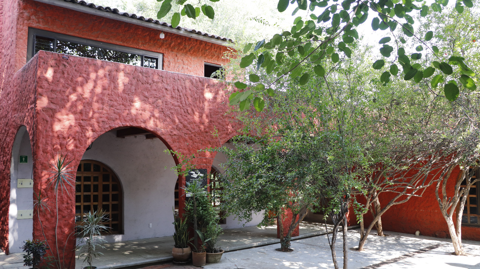 COMMERCIAL HOUSE FOR RENT IN BRENAMIEL OAXACA